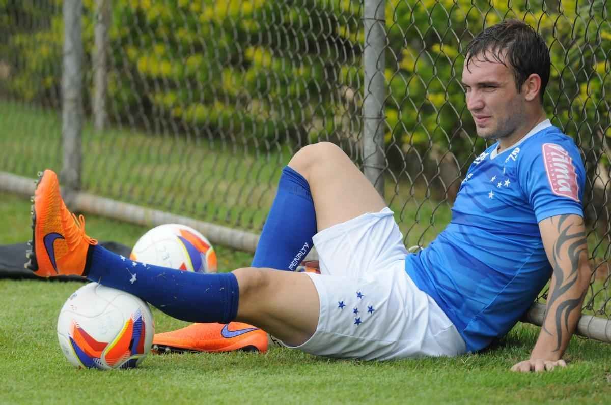 Jogadores do Cruzeiro no tiveram folga no feriado e treinaro tambm no fim de semana