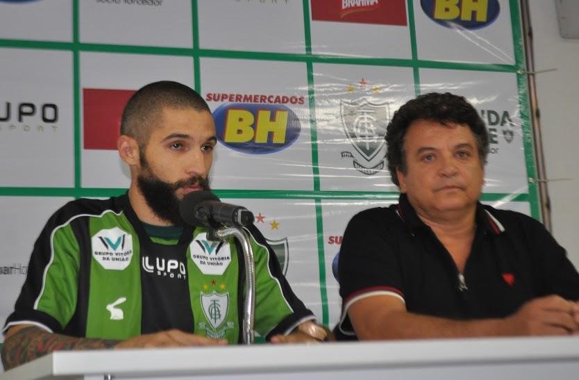 Tony (meia) - a boa participao no Campeonato Paulista com a camisa do XV de Piracicaba o credencia como titular nos primeiros coletivos pelo Amrica. Tony deve formar dupla com Mancini diante do Bahia, no Estdio Independncia. Pelo ex-clube, que chegou s quartas de final do Estadual, o meia deu duas assistncias em 14 jogos.