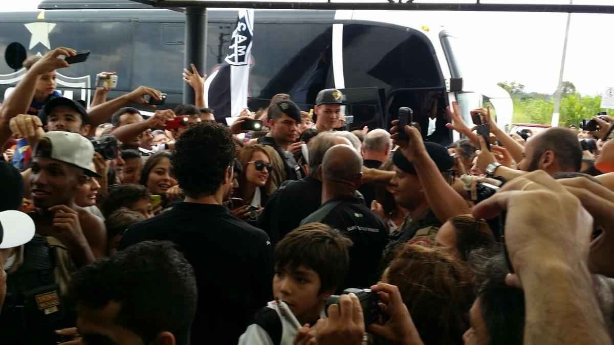 Atltico  recebido com muita festa pela torcida em Varginha, palco da deciso do Campeonato Mineiro, contra a Caldense
