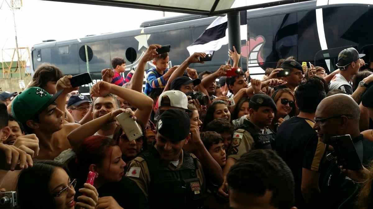 Atltico  recebido com muita festa pela torcida em Varginha, palco da deciso do Campeonato Mineiro, contra a Caldense