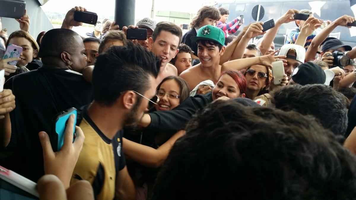 Atltico  recebido com muita festa pela torcida em Varginha, palco da deciso do Campeonato Mineiro, contra a Caldense