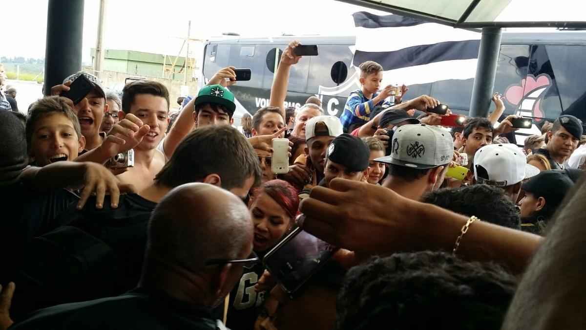 Atltico  recebido com muita festa pela torcida em Varginha, palco da deciso do Campeonato Mineiro, contra a Caldense