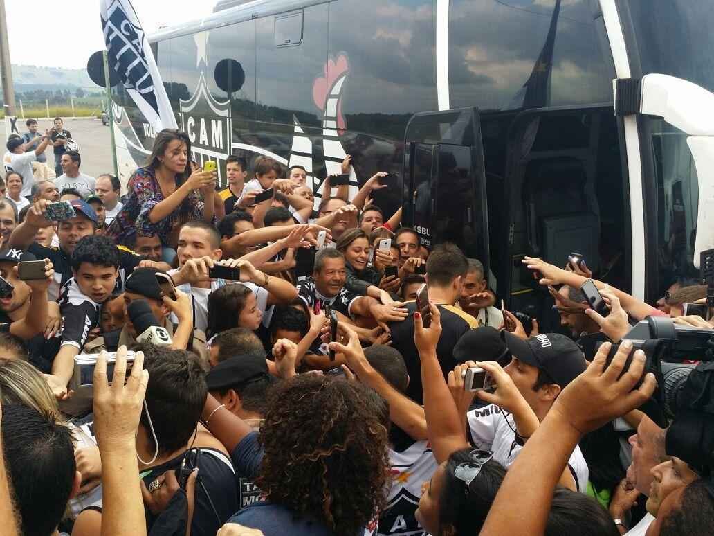 Atltico  recebido com muita festa pela torcida em Varginha, palco da deciso do Campeonato Mineiro, contra a Caldense