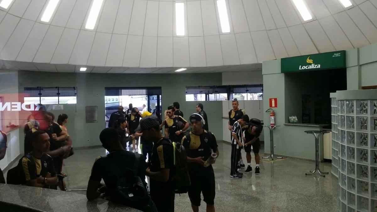 Atltico  recebido com muita festa pela torcida em Varginha, palco da deciso do Campeonato Mineiro, contra a Caldense