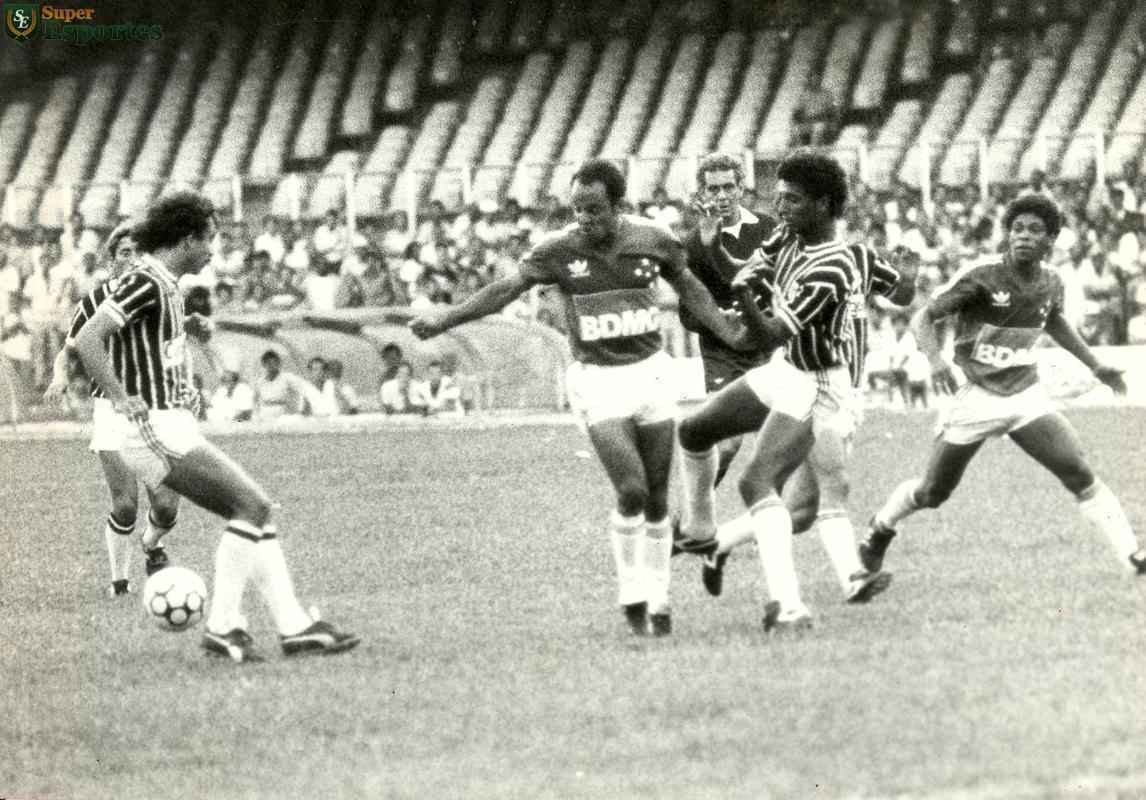 1986 - Reinaldo fez dois jogos pelo Cruzeiro e no marcou nenhum gol. Na foto, duelo contra o Rio Branco-ES