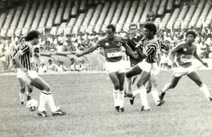 1986 - Reinaldo fez dois jogos pelo Cruzeiro e no marcou nenhum gol. Na foto, duelo contra o Rio Branco-ES