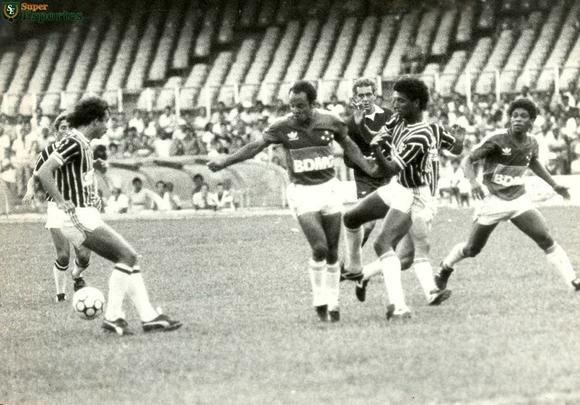 1986 - Reinaldo fez dois jogos pelo Cruzeiro e no marcou nenhum gol. Na foto, duelo contra o Rio Branco-ES