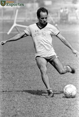 1986 - Reinaldo fez dois jogos pelo Cruzeiro e no marcou nenhum gol.