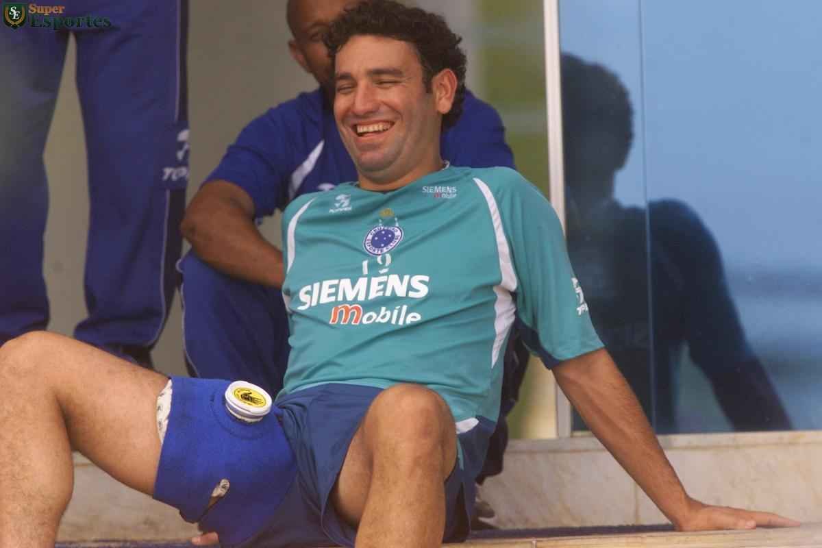 2004 - Guilherme marcou 14 gols pelo Cruzeiro em 2004 e foi campeo mineiro.