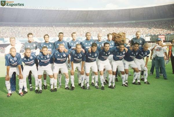 2004 - Guilherme marcou 14 gols pelo Cruzeiro em 2004 e foi campeo mineiro.