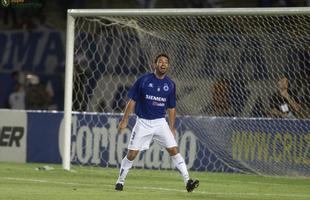 2004 - Guilherme marcou 14 gols pelo Cruzeiro em 2004 e foi campeo mineiro.