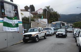 Torcedores mostravam bastante otimismo no embarque para a final