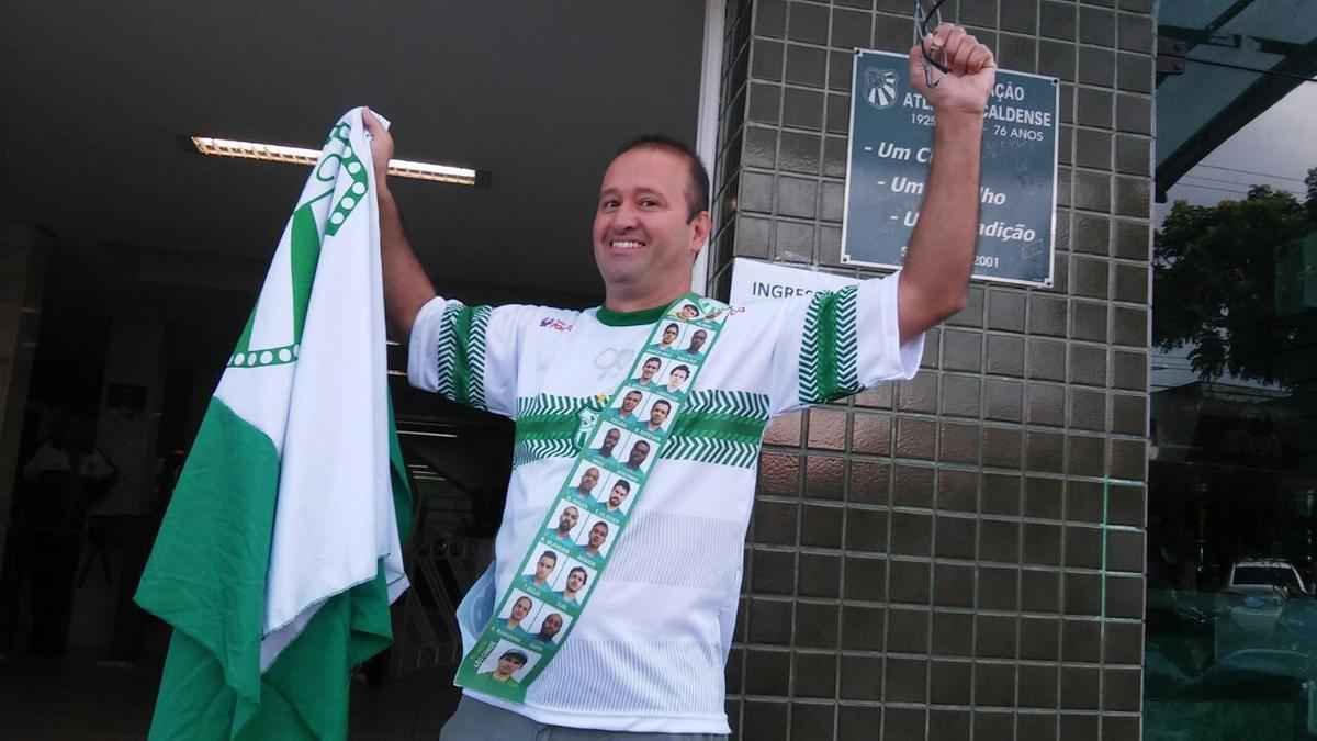 Torcida da Caldense, com muito otimismo, embarca para Varginha