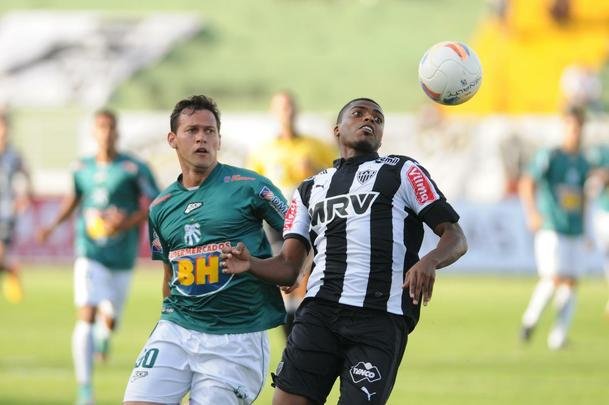 Imagens do primeiro tempo da deciso do Mineiro, entre Caldense e Atltico