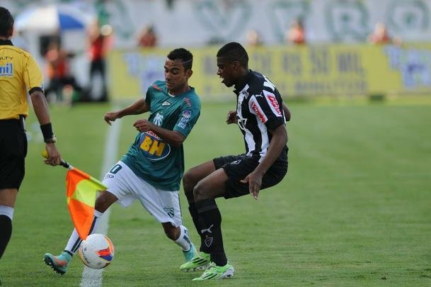 Imagens do primeiro tempo da deciso do Mineiro, entre Caldense e Atltico