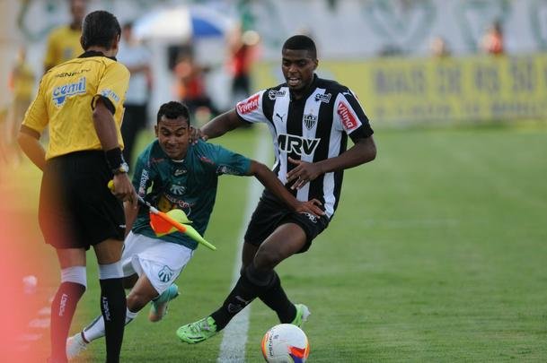 Imagens do primeiro tempo da deciso do Mineiro, entre Caldense e Atltico