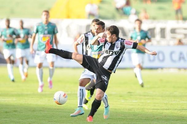 Imagens do primeiro tempo da deciso do Mineiro, entre Caldense e Atltico