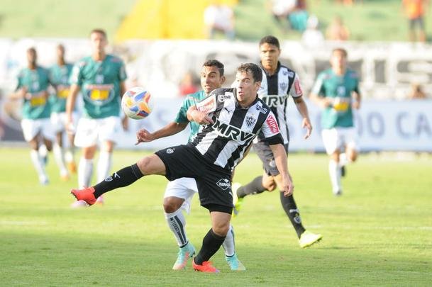 Imagens do primeiro tempo da deciso do Mineiro, entre Caldense e Atltico