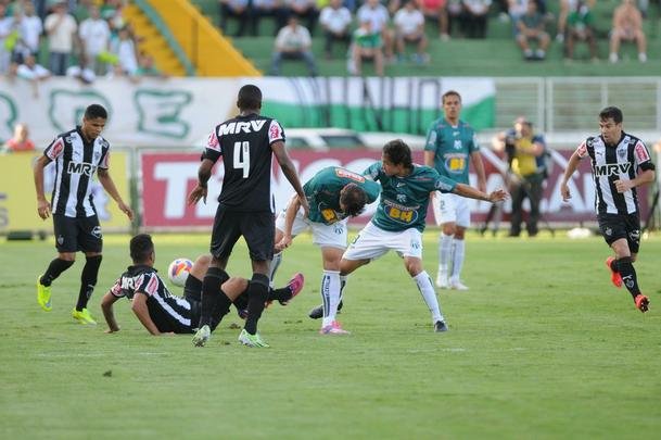 Imagens do primeiro tempo da deciso do Mineiro, entre Caldense e Atltico