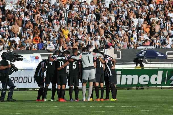 Imagens do primeiro tempo da deciso do Mineiro, entre Caldense e Atltico