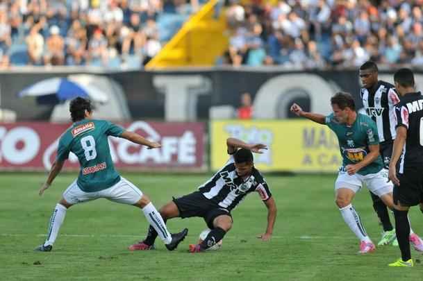 Imagens do primeiro tempo da deciso do Mineiro, entre Caldense e Atltico