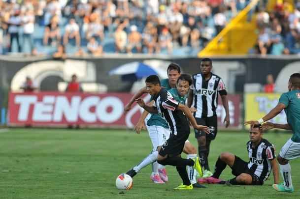 Imagens do primeiro tempo da deciso do Mineiro, entre Caldense e Atltico