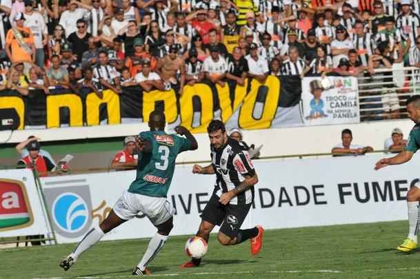 Imagens do primeiro tempo da deciso do Mineiro, entre Caldense e Atltico