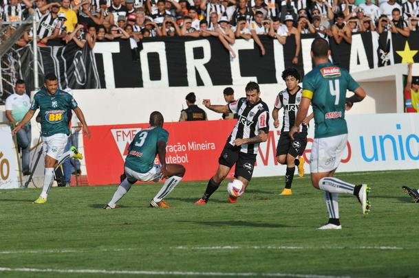 Fotos do primeiro tempo da final do Mineiro, entre Caldense e Atltico