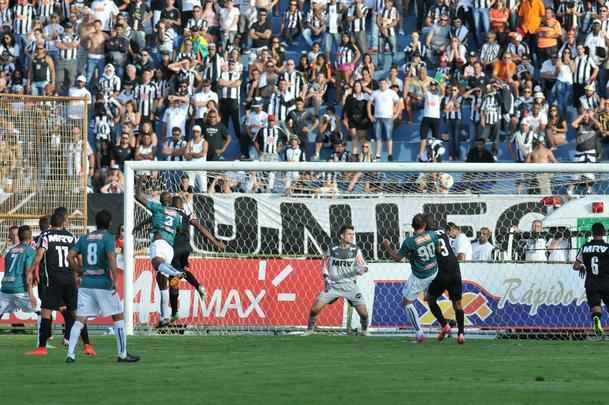 Fotos do primeiro tempo da final do Mineiro, entre Caldense e Atltico