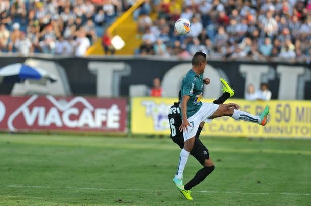 Fotos do primeiro tempo da final do Mineiro, entre Caldense e Atltico
