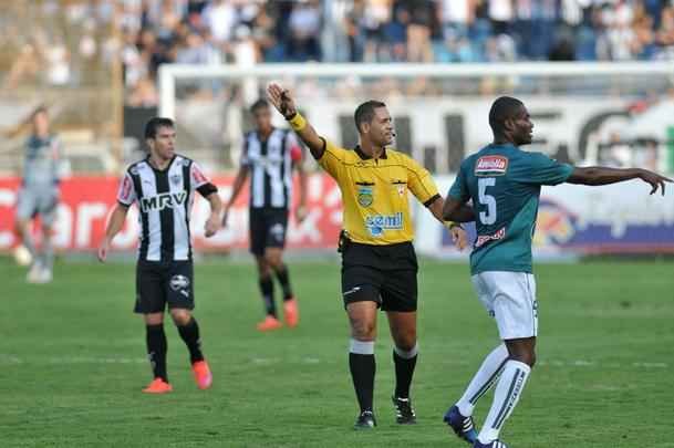 Fotos do primeiro tempo da final do Mineiro, entre Caldense e Atltico