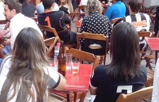 Torcedores do Atltico em bar na Savassi, em Belo Horizonte, durante final do Mineiro