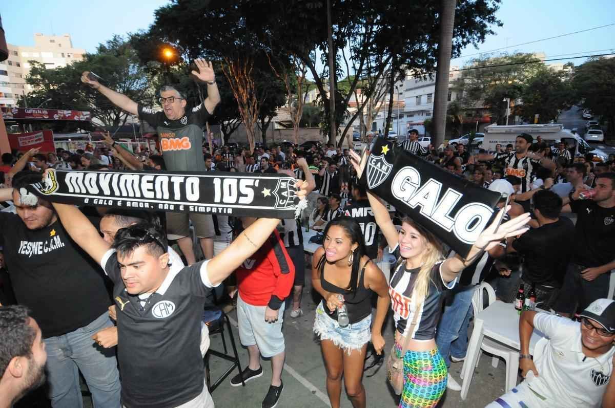 Torcedores do Atltico acompanharam jogo e festejaram ttulo no bar Arena do Espeto, no bairro Horto