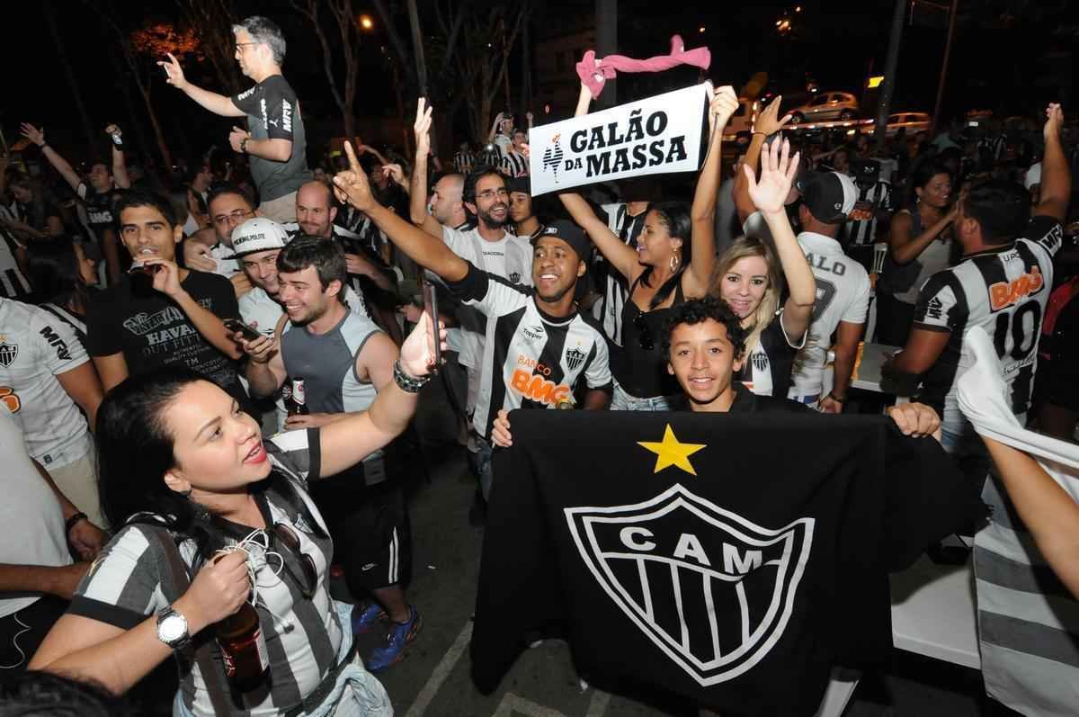 Torcedores do Atltico acompanharam jogo e festejaram ttulo no bar Arena do Espeto, no bairro Horto