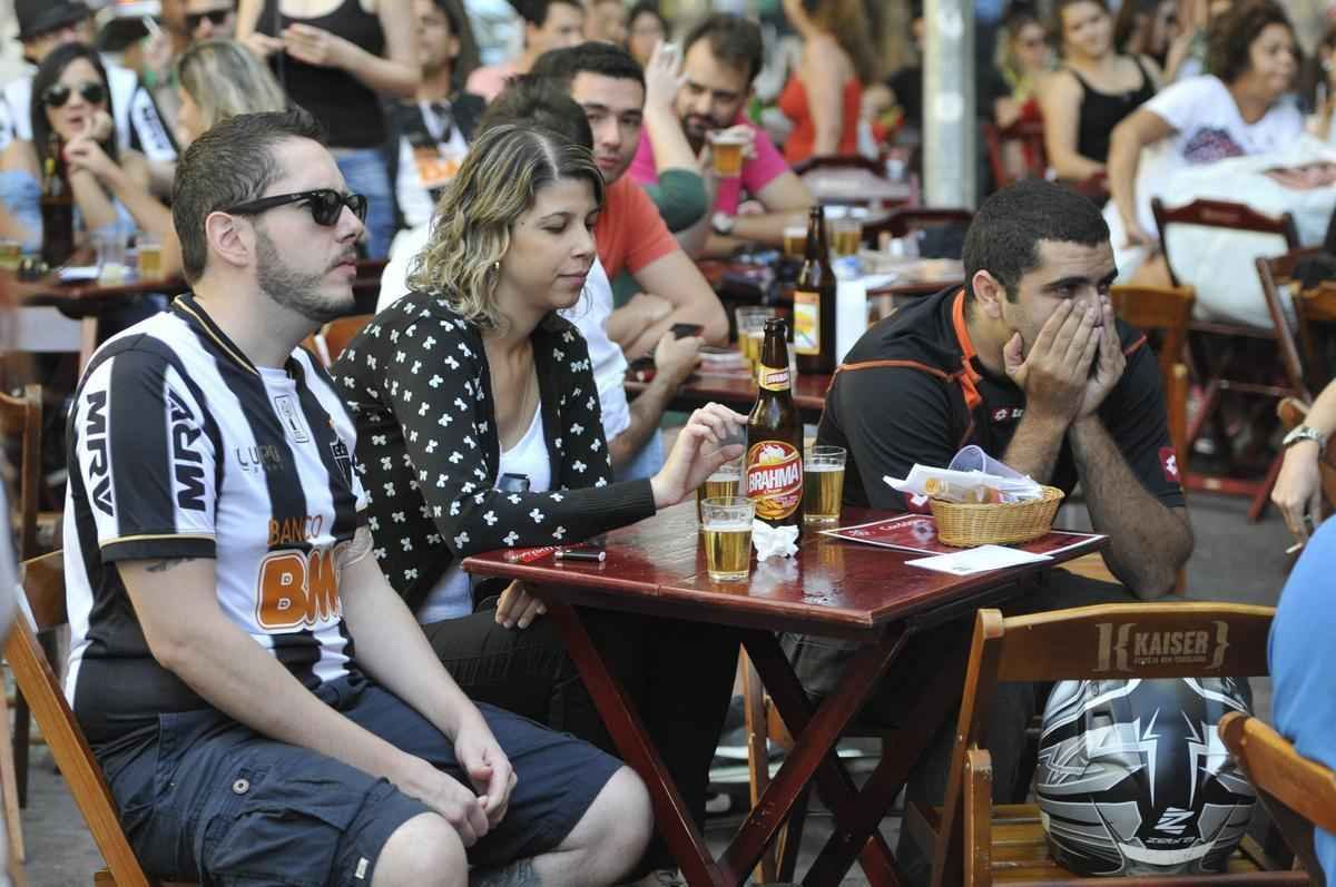 Torcedores tambm vibraram e festejaram a conquista na Savassi