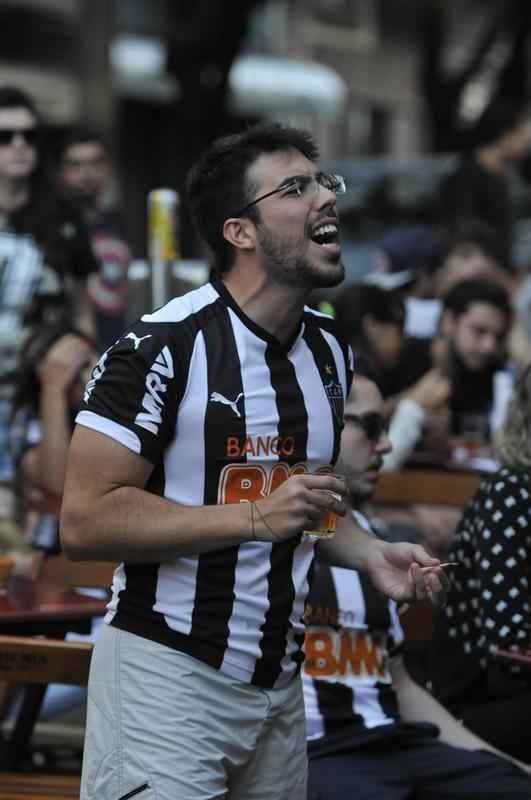 Torcedores tambm vibraram e festejaram a conquista na Savassi