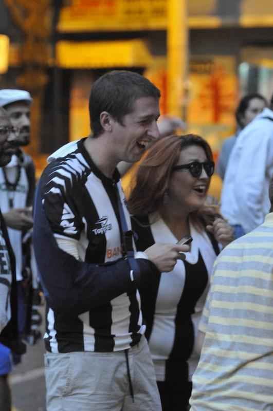 Torcedores tambm vibraram e festejaram a conquista na Savassi