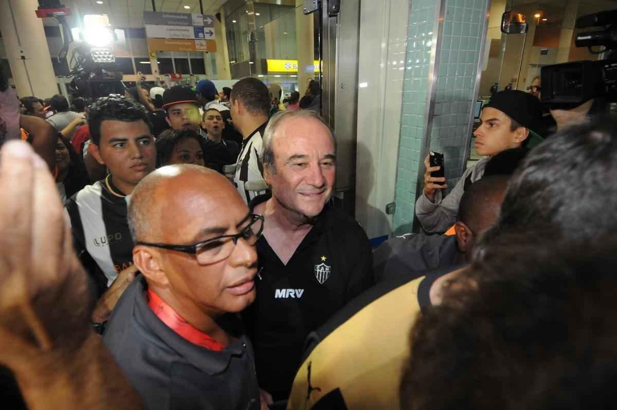 Tcnico Levir Culpi demonstrou muita emoo com o ttulo mineiro e a festa da torcida.