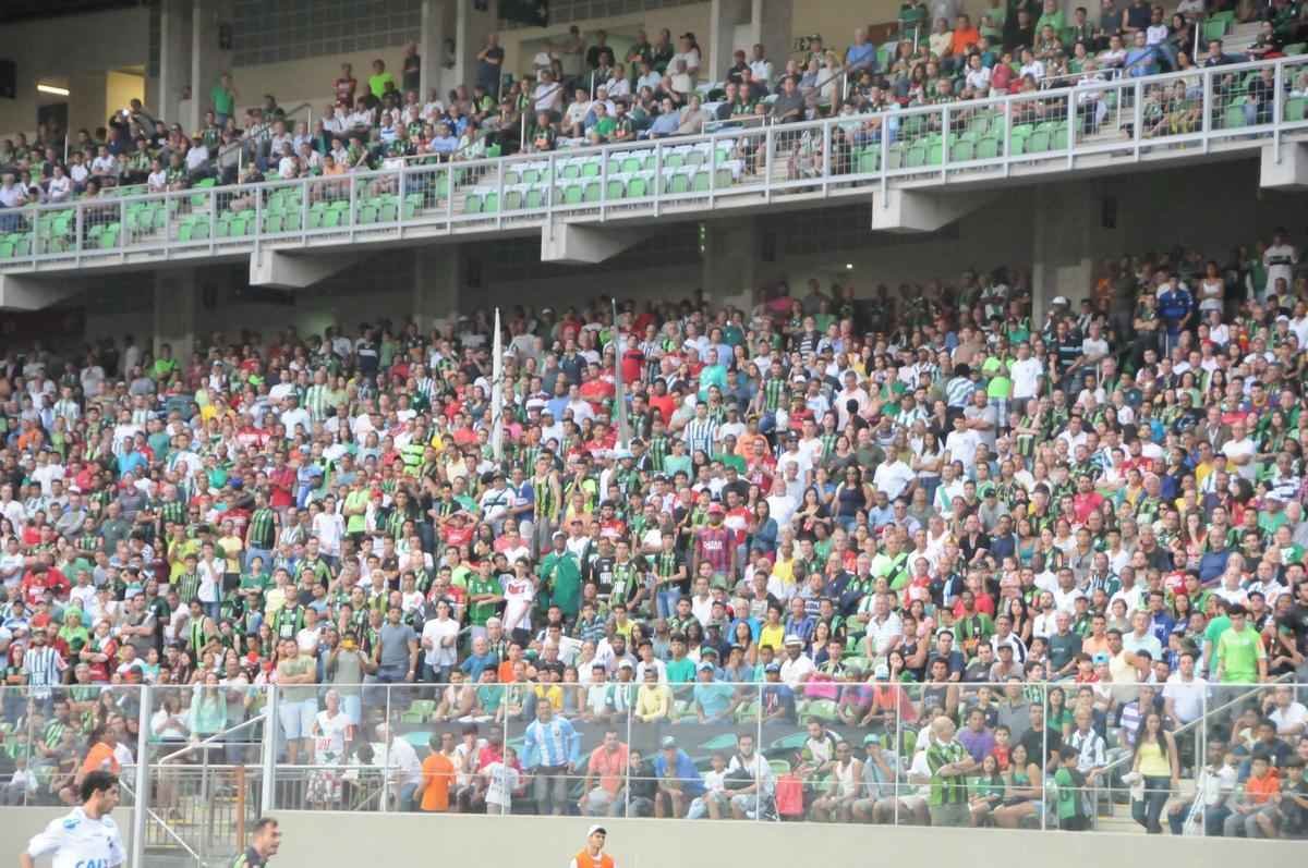 O programa de scio-torcedor rende cerca de R$ 703 mil por ano, o que representa mdia de R$ 58,5 mil por ms. Em 2015, a receita deve ser bem superior, j que o Coelho conta com quase 1.200 scios.