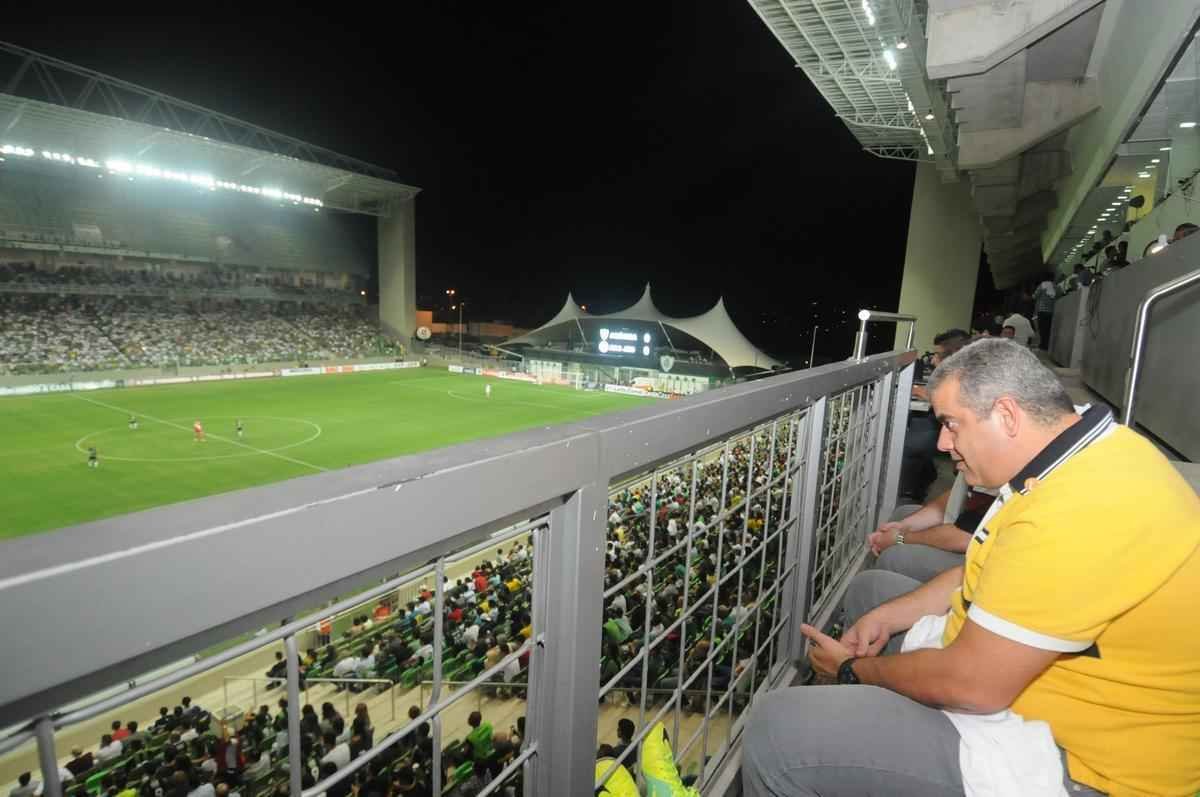 A cesso do Estdio Independncia rendeu ao Coelho em 2014 o valor de R$ 1,205 milhes, uma mdia de R$ 100 mil mensais.