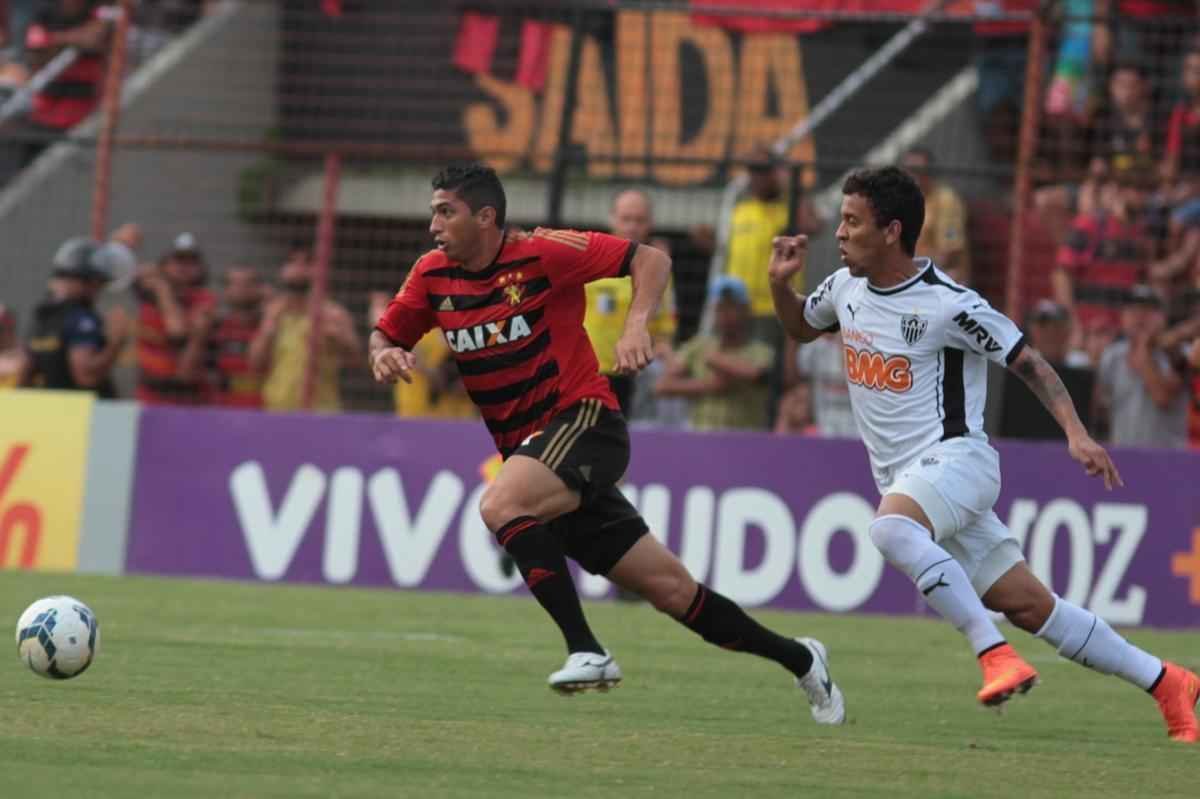 O Coelho tambm faturou com emprstimos de atletas na temporada 2014. O valor chegou a R$ 177 mil. O principal negcio foi a transferncia do lateral-esquerdo Danilo para o Sport.