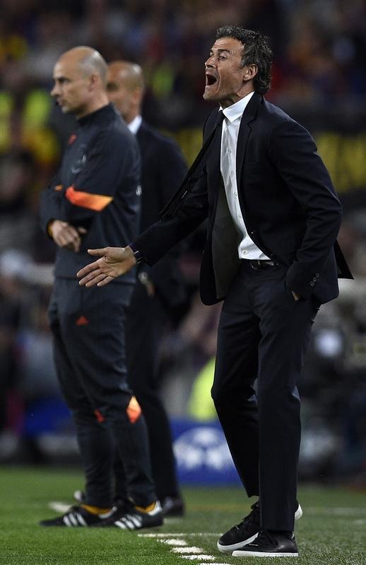 Reaes dos tcnicos a lances da partida entre Barcelona e Bayern de Munique