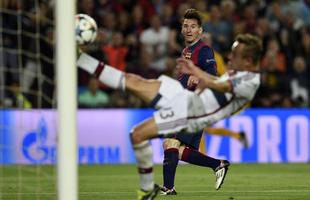 Segundo gol de Messi, marcado de cobertura sobre Neuer e com Rafinha jogado s redes