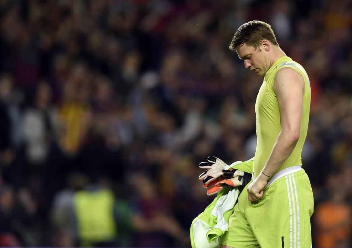 Reaes de atletas do Bayern aps a derrota por 3 a 0 para o Barcelona