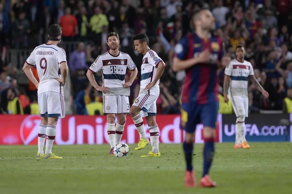 Reaes de atletas do Bayern aps a derrota por 3 a 0 para o Barcelona