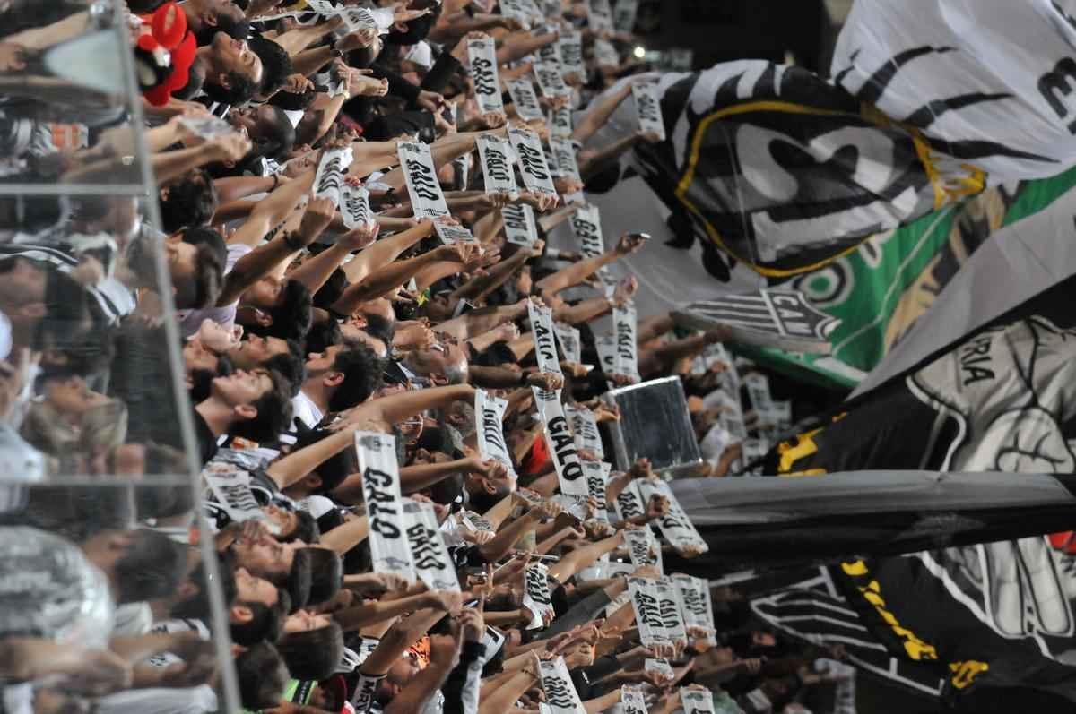 Fotos da torcida do Atltico no jogo contra o Internacional
