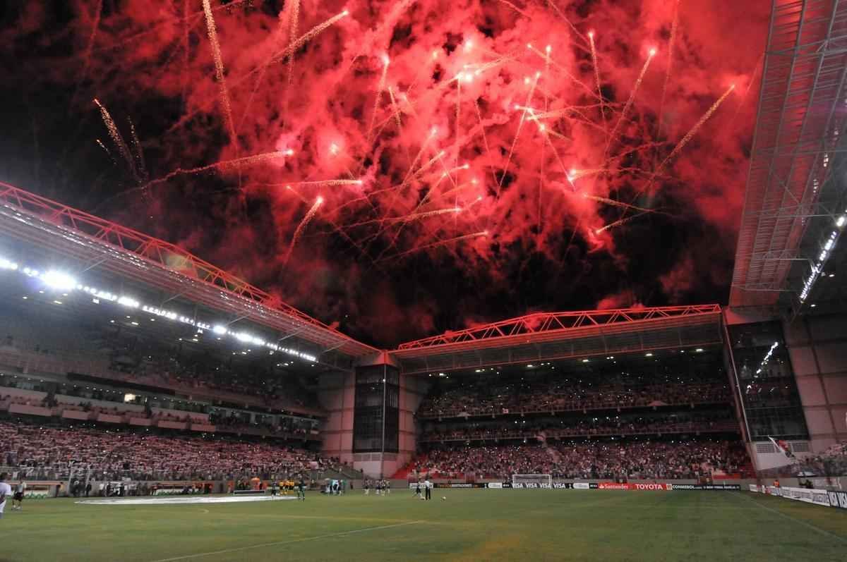Fotos da torcida do Atltico no jogo contra o Internacional