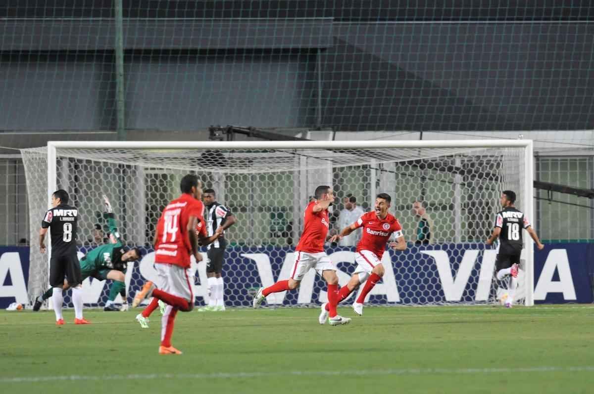 Imagens do jogo entre Atltico e Internacional, no Independncia, pela Copa Libertadores