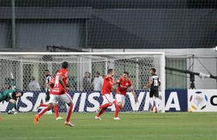 Imagens do jogo entre Atltico e Internacional, no Independncia, pela Copa Libertadores