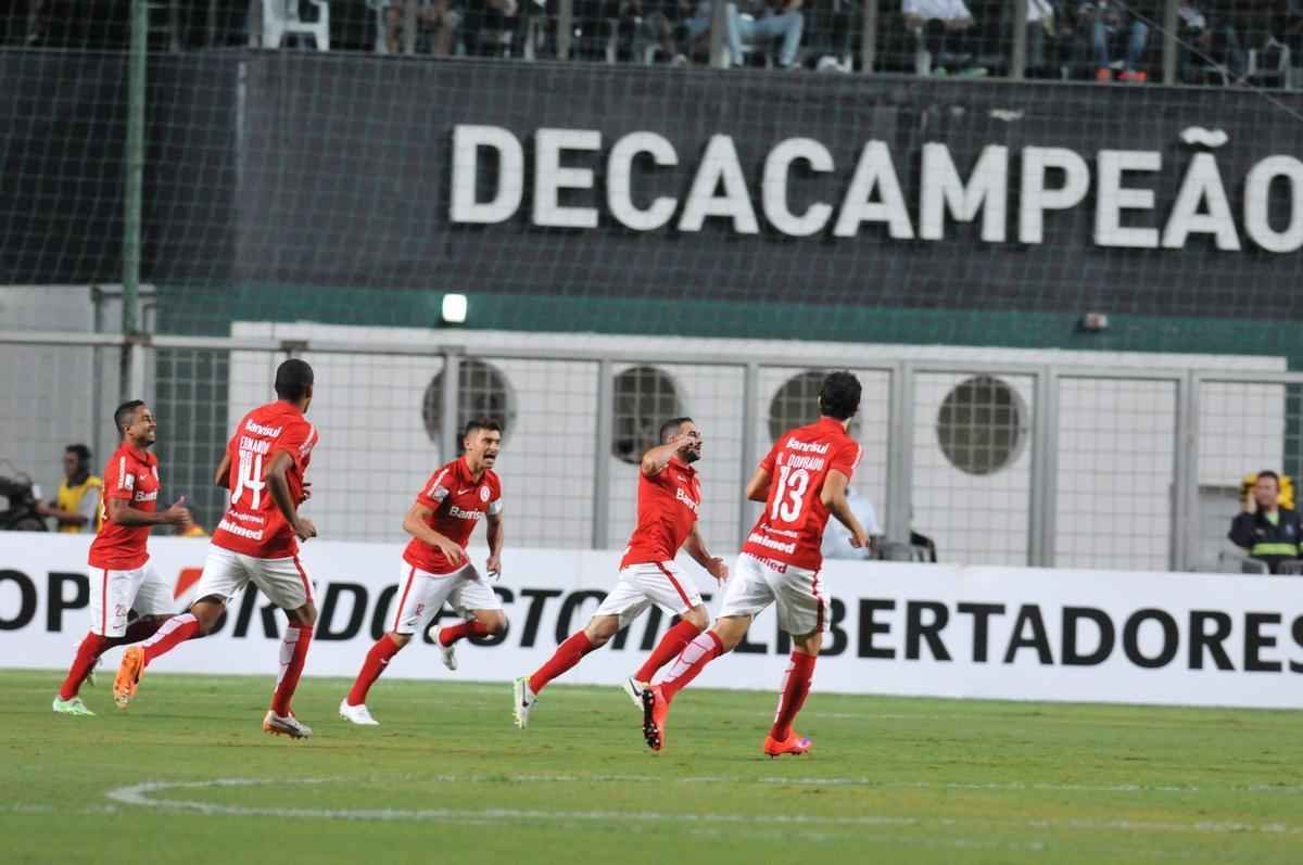 Imagens do jogo entre Atltico e Internacional, no Independncia, pela Copa Libertadores